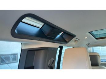 Land Rover Defender 3.0 D300 HSE 110 5dr Auto Diesel Estate