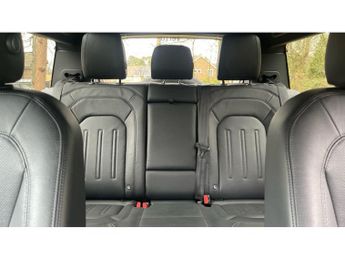 Land Rover Defender 2.0 P300 SE 90 3dr Auto Petrol Estate