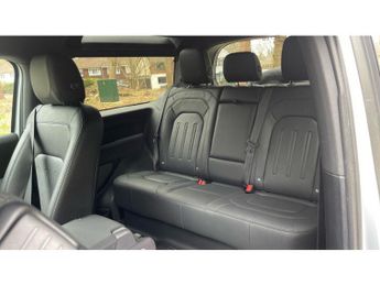 Land Rover Defender 2.0 P300 SE 90 3dr Auto Petrol Estate