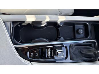 Volvo XC90 2.0 D5 PowerPulse Momentum 5dr AWD Geartronic Diesel Estate