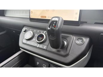 Land Rover Defender 3.0 D250 X-Dynamic HSE 90 3dr Auto Diesel Estate