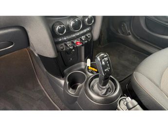 MINI Hatchback 1.5 Cooper Classic 5dr Auto Petrol Hatchback