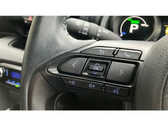 Toyota Yaris 1.5 Hybrid Design 5dr CVT Hybrid Hatchback