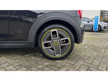 MINI Hatchback 135kW Cooper S Level 2 33kWh 3dr Auto Electric Hatchback