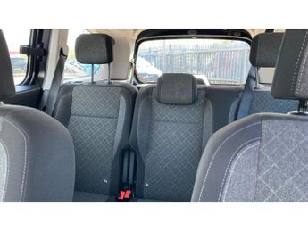 Vauxhall Combo Life 100kW Design XL 52kWh 5dr Auto [7 Seat] Electric Estate