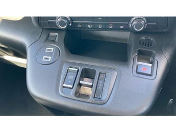 Vauxhall Combo Life 100kW Design XL 52kWh 5dr Auto [7 Seat] Electric Estate