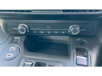 Vauxhall Combo Life 100kW Design XL 52kWh 5dr Auto [7 Seat] Electric Estate