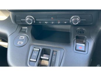 Vauxhall Combo Life 100kW Design XL 52kWh 5dr Auto [7 Seat] Electric Estate