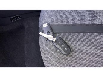 Peugeot 208 1.2 Hybrid 100 Allure 5dr e-DSC6 Petrol Hatchback