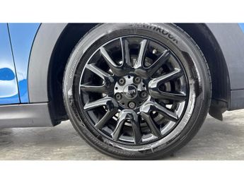 MINI Hatchback 1.5 Cooper Classic 3dr Auto Petrol Hatchback