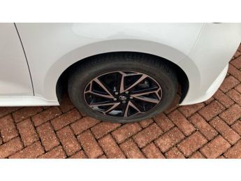 Toyota Yaris 1.5 Hybrid Design 5dr CVT Hybrid Hatchback
