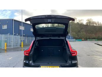 Volvo XC40 2.0 B4P Plus Dark 5dr Auto Petrol Estate