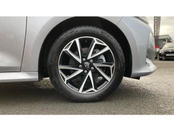 Toyota Yaris 1.5 Hybrid Design 5dr CVT Hybrid Hatchback