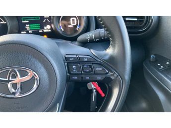 Toyota Yaris 1.5 Hybrid Design 5dr CVT Hybrid Hatchback