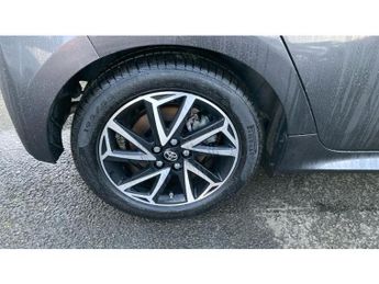 Toyota Yaris 1.5 Hybrid Design 5dr CVT Hybrid Hatchback