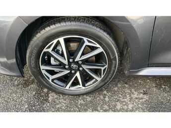 Toyota Yaris 1.5 Hybrid Design 5dr CVT Hybrid Hatchback