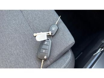 Vauxhall Frontera 83kW Design 44kWh 5dr Auto Electric Estate