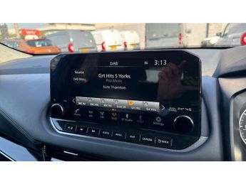 Nissan Qashqai 1.3 DiG-T MH 158 N-Connecta 5dr Xtronic Petrol Hatchback