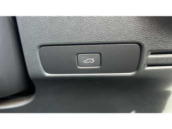 Volvo XC40 2.0 B4P Ultimate Dark 5dr Auto Petrol Estate