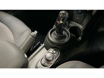 MINI Hatchback 1.5 Cooper Classic 3dr Auto Petrol Hatchback