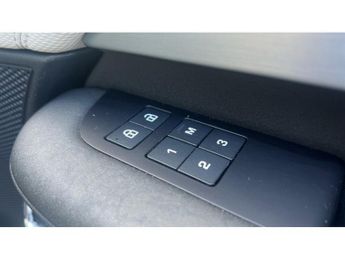 Land Rover Discovery 3.0 D300 R-Dynamic SE 5dr Auto Diesel Station Wagon