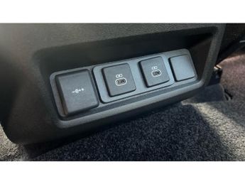 Land Rover Discovery 3.0 D300 R-Dynamic SE 5dr Auto Diesel Station Wagon