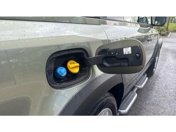 Land Rover Defender 2.0 D200 SE 110 5dr Auto Diesel Estate