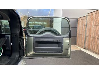 Land Rover Defender 2.0 D200 SE 110 5dr Auto Diesel Estate