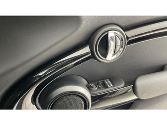 MINI Hatchback 1.5 Cooper Classic 3dr Auto [Comfort Pack] Petrol Hatchback
