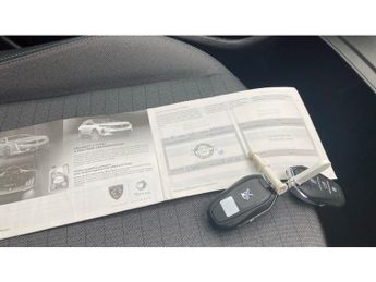 Peugeot 208 1.2 PureTech 100 Allure Premium + 5dr EAT8 Petrol Hatchback