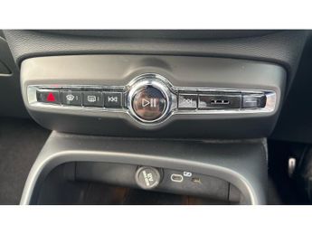 Volvo XC40 2.0 B3P Plus Dark 5dr Auto Petrol Estate