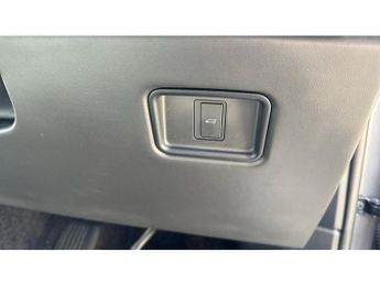 Land Rover Range Rover 3.0 D300 SE 4dr Auto Diesel Estate