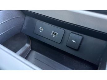 Land Rover Defender 2.0 D240 SE 110 5dr Auto Diesel Estate