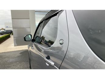 Land Rover Discovery 3.0 D350 Dynamic SE 5dr Auto Diesel Station Wagon