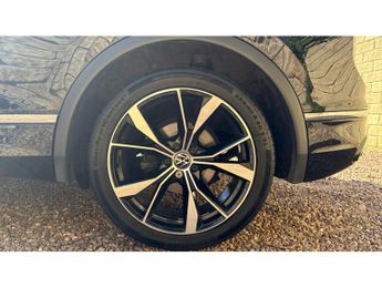 Volkswagen Tiguan 2.0 TDI R-Line 5dr DSG Diesel Estate