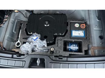 Volvo XC40 2.0 B4P R DESIGN 5dr Auto Petrol Estate