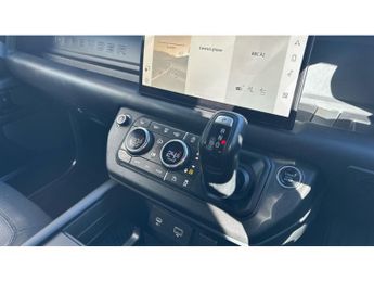 Land Rover Defender 3.0 D250 X-Dynamic HSE 110 5dr Auto Diesel Estate