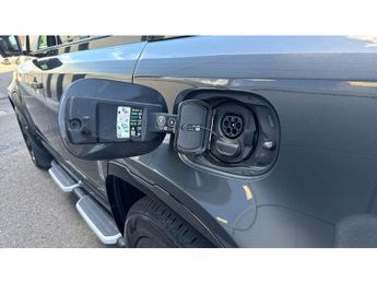 Land Rover Defender 2.0 P400e X-Dynamic S 110 5dr Auto Estate