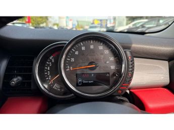 MINI Hatchback 1.5 Cooper 5dr Auto Petrol Hatchback