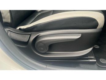 Kia Stonic 1.0T GDi 48V Connect 5dr DCT Petrol Estate