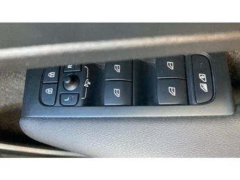 Volvo XC40 2.0 B3P Core 5dr Auto Petrol Estate