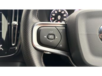 Volvo XC40 2.0 D4 [190] R DESIGN Pro 5dr AWD Geartronic Diesel Estate