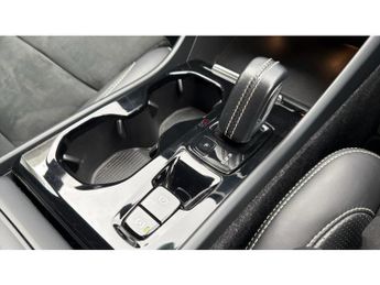 Volvo XC40 2.0 D4 [190] R DESIGN Pro 5dr AWD Geartronic Diesel Estate