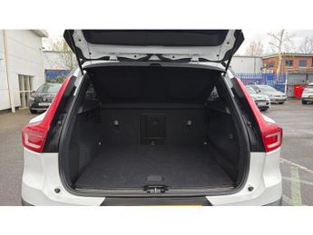 Volvo XC40 2.0 D4 [190] R DESIGN Pro 5dr AWD Geartronic Diesel Estate