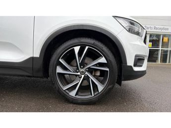 Volvo XC40 2.0 D4 [190] R DESIGN Pro 5dr AWD Geartronic Diesel Estate