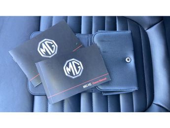 MG HS 1.5 T-GDI Trophy 5dr DCT Petrol Hatchback