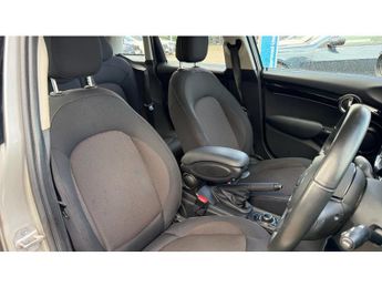 MINI Hatchback 1.5 Cooper Classic 5dr Auto Petrol Hatchback