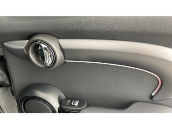 MINI Hatchback 1.5 Cooper Exclusive 5dr Auto [Comfort/Nav Pack] Petrol Hatchbac