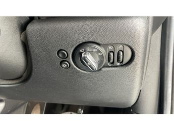 MINI Hatchback 1.5 Cooper Classic Premium 5dr Auto Petrol Hatchback