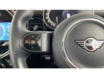 MINI Hatchback 1.5 Cooper Classic 3dr Auto Petrol Hatchback